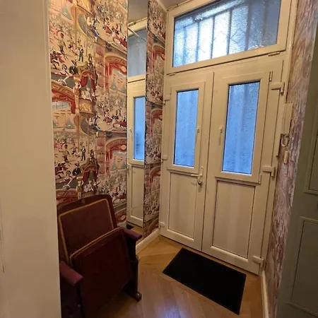 Unique Artistic By H'ereggi Apartment